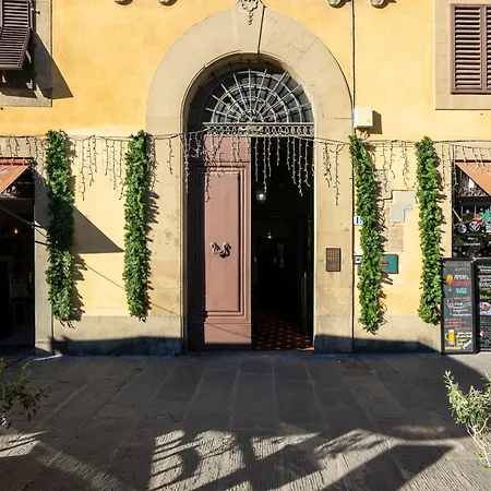 شقة Piazza Pittiluminoso Con Terrazzo E Parcheggio Su Richiesta